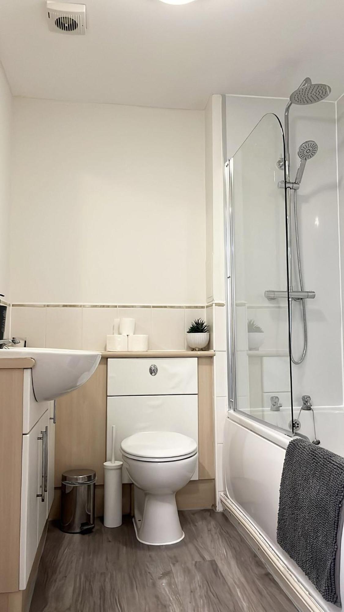 Spacious City Centre Flat Free Parking& Superfast Wifi Edinburgh Bagian luar foto